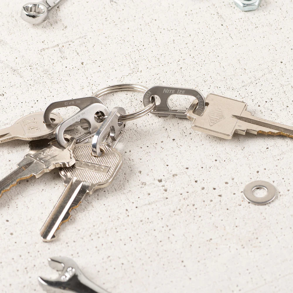 thumbnail image 2 of Nite Ize MicroLink Keyring - Stainless Steel Key Organizer With 4 Carabiners 2 of 11